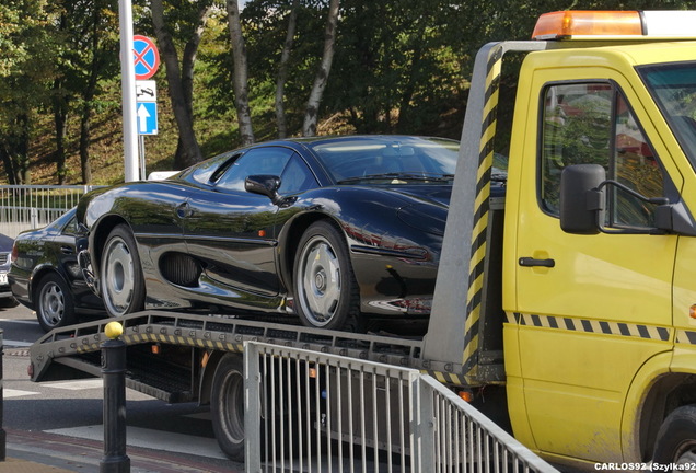 Jaguar XJ220