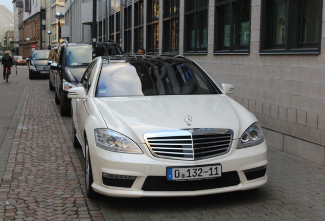 Mercedes-Benz S 63 AMG W221 2011