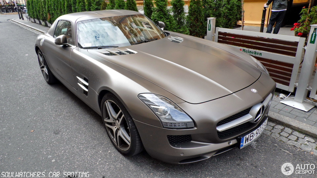 Mercedes-Benz SLS AMG