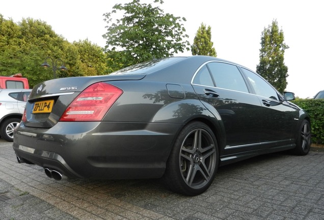 Mercedes-Benz S 65 AMG V221 2010