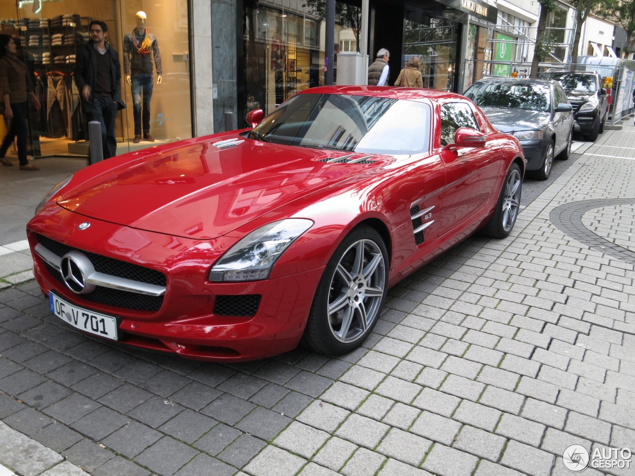 Mercedes-Benz SLS AMG