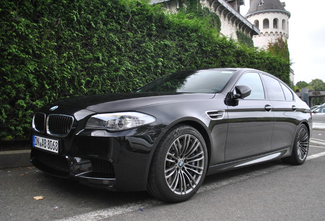 BMW M5 F10 2011