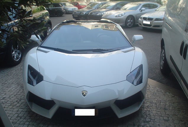 Lamborghini Aventador LP700-4 Roadster