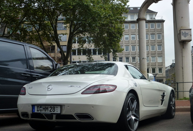 Mercedes-Benz SLS AMG