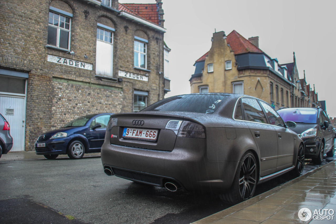 Audi RS4 Sedan