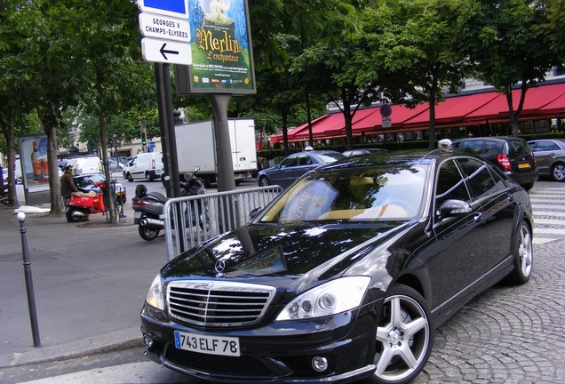 Mercedes-Benz S 65 AMG V221