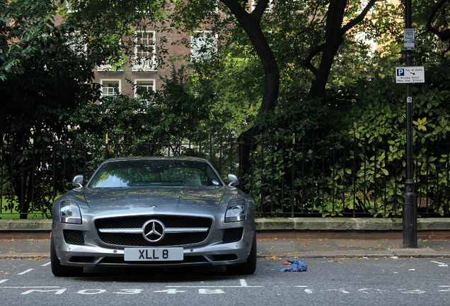 Mercedes-Benz SLS AMG