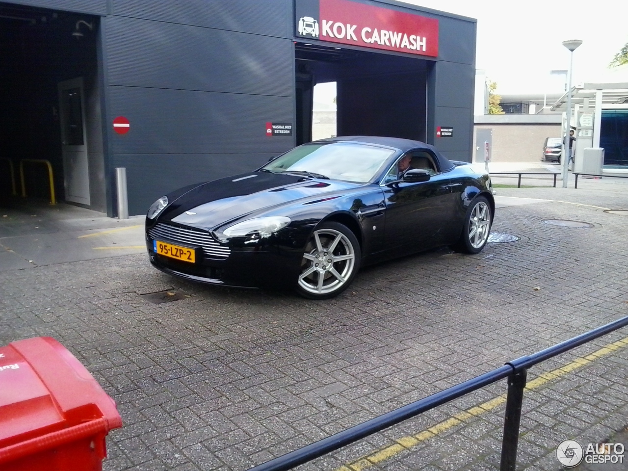 Aston Martin V8 Vantage Roadster