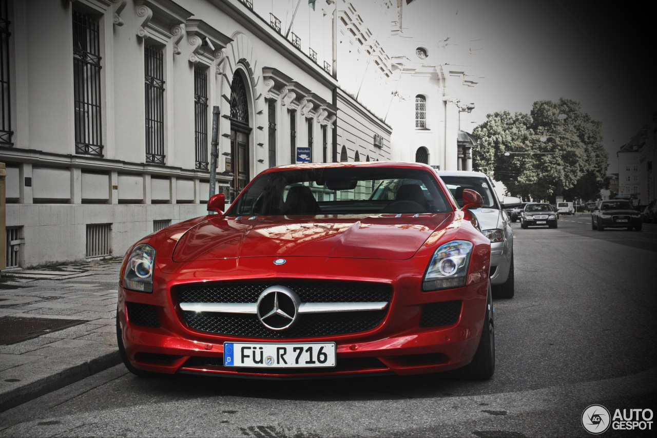 Mercedes-Benz SLS AMG