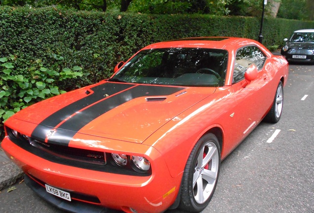 Dodge Challenger SRT-8