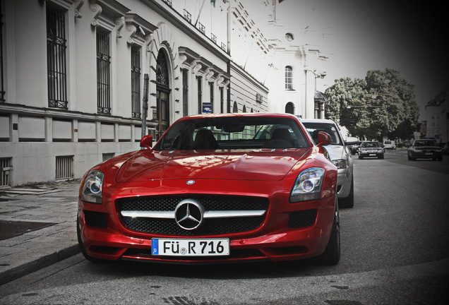 Mercedes-Benz SLS AMG