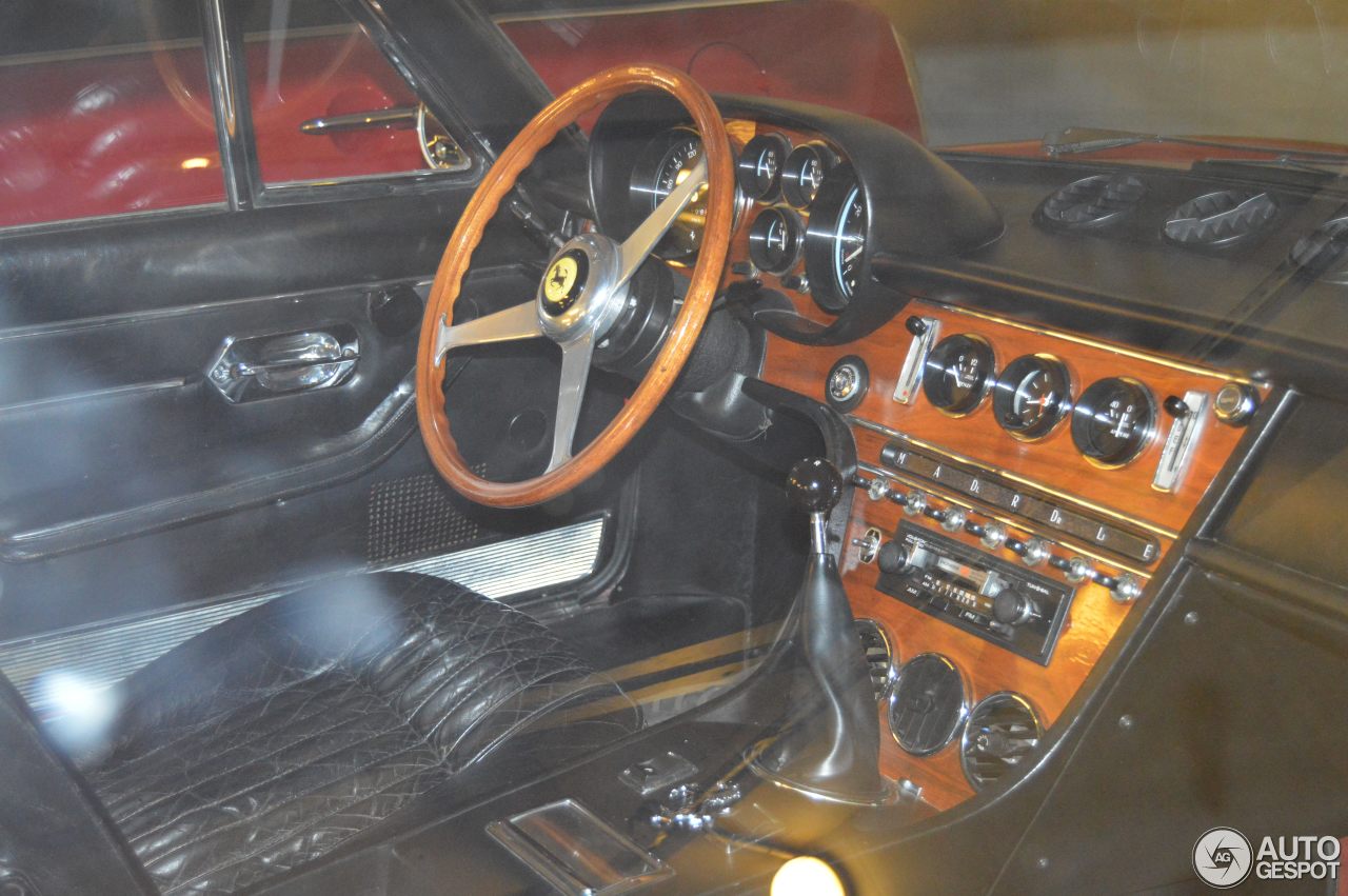 Ferrari 365 GT 2+2