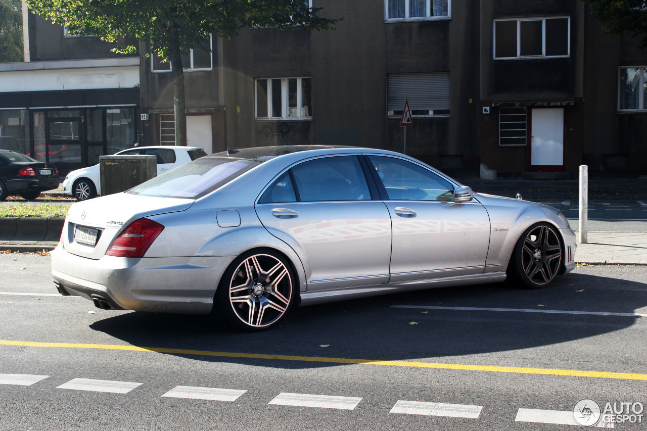 Mercedes-Benz S 63 AMG W221 2011