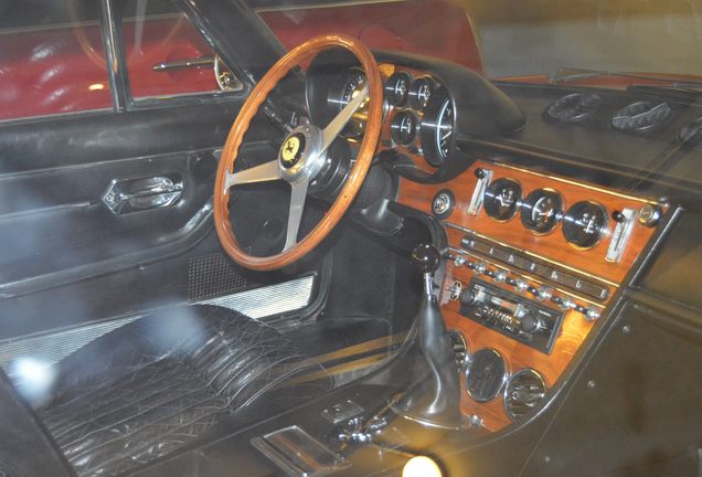 Ferrari 365 GT 2+2