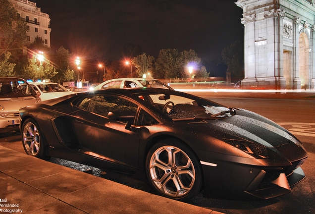 Lamborghini Aventador LP700-4