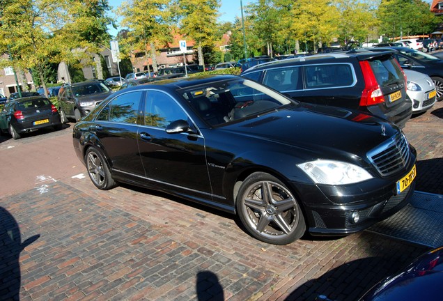 Mercedes-Benz S 65 AMG V221