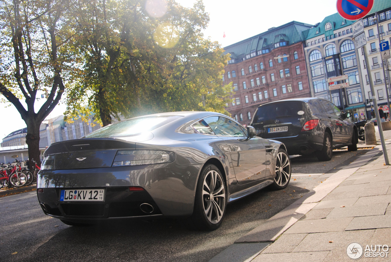 Aston Martin V12 Vantage