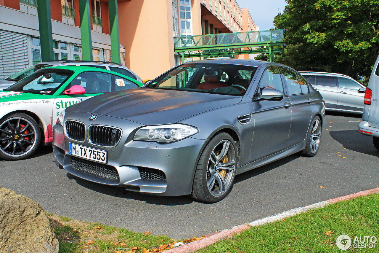 BMW M5 F10 2011