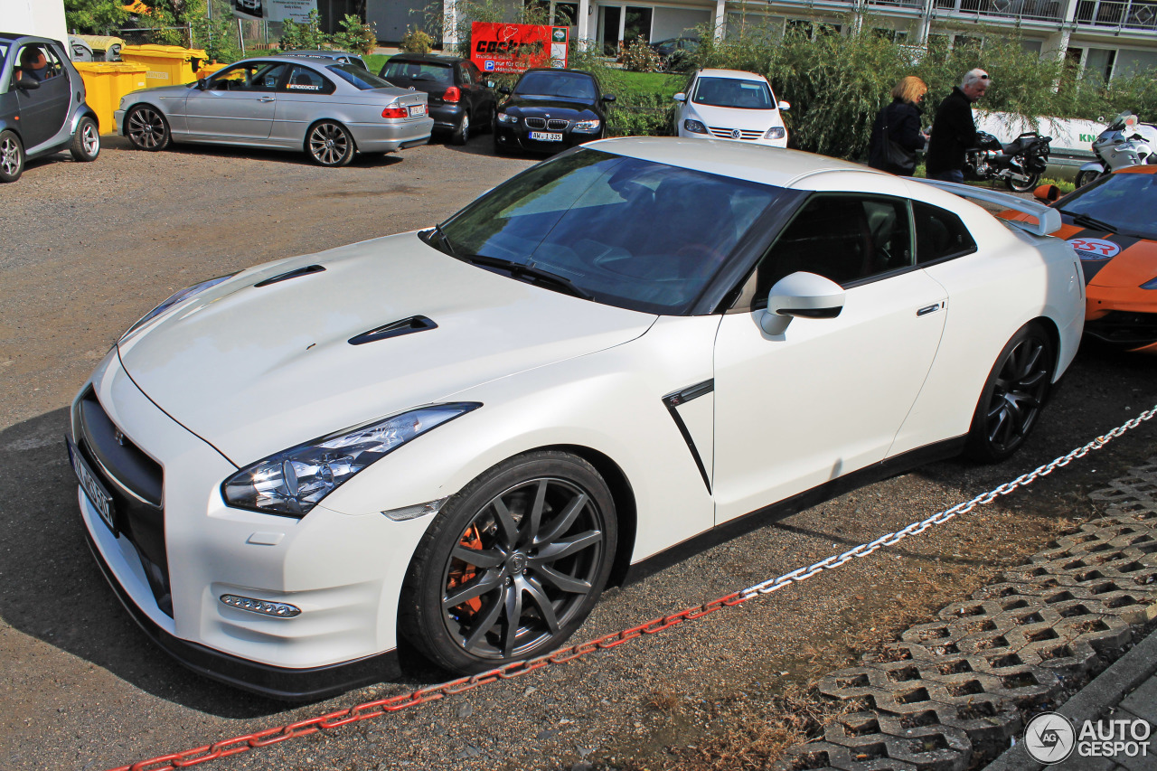 Nissan GT-R 2011