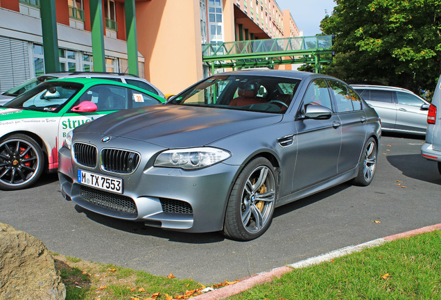 BMW M5 F10 2011