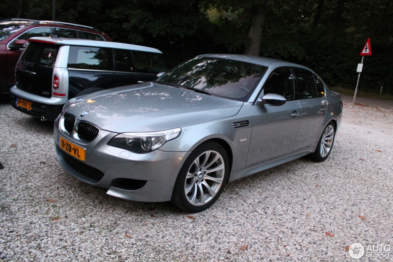 BMW M5 E60 2005