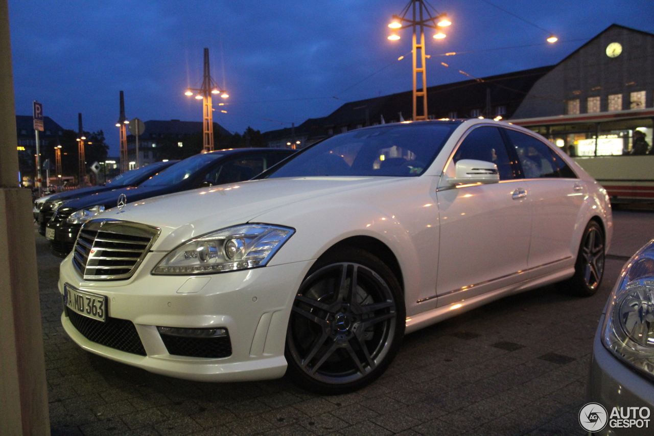 Mercedes-Benz S 63 AMG W221 2011