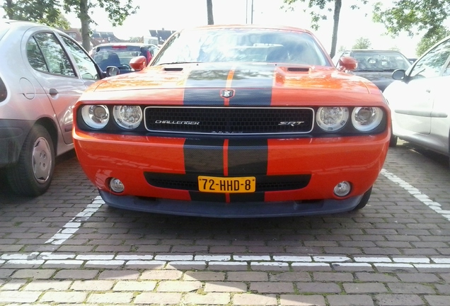 Dodge Challenger SRT-8