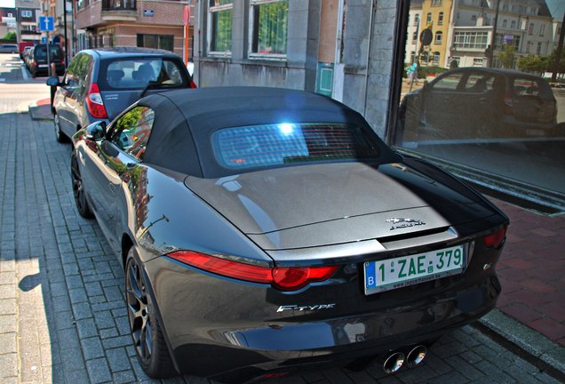 Jaguar F-TYPE S Convertible