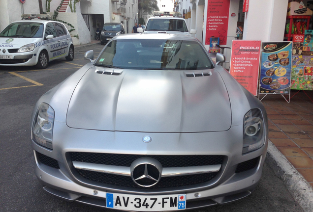 Mercedes-Benz SLS AMG