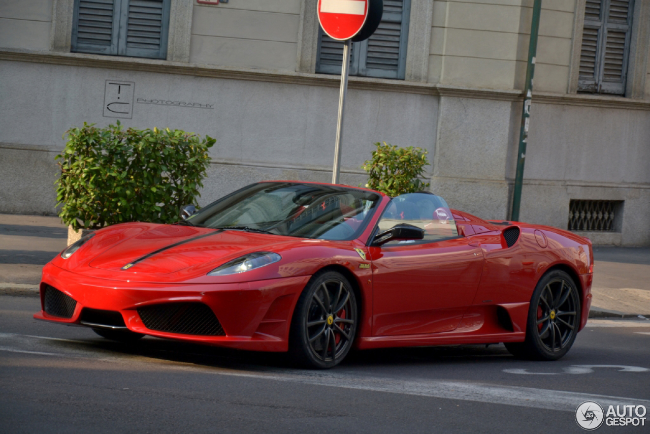 Ferrari Scuderia Spider 16M