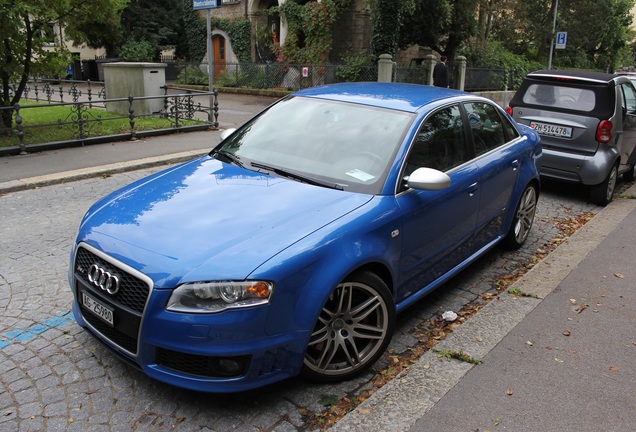 Audi RS4 Sedan