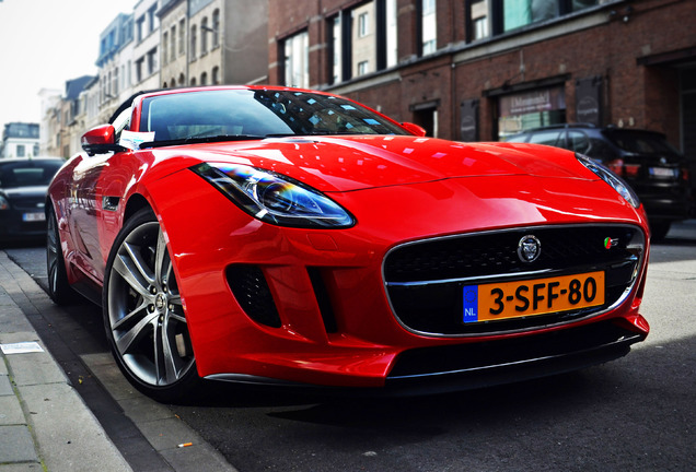 Jaguar F-TYPE S V8 Convertible