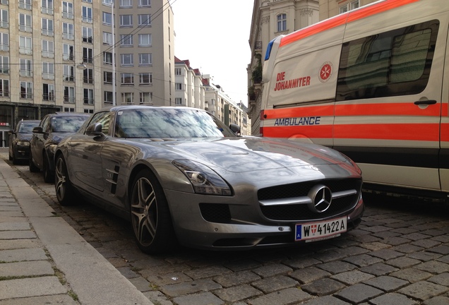 Mercedes-Benz SLS AMG