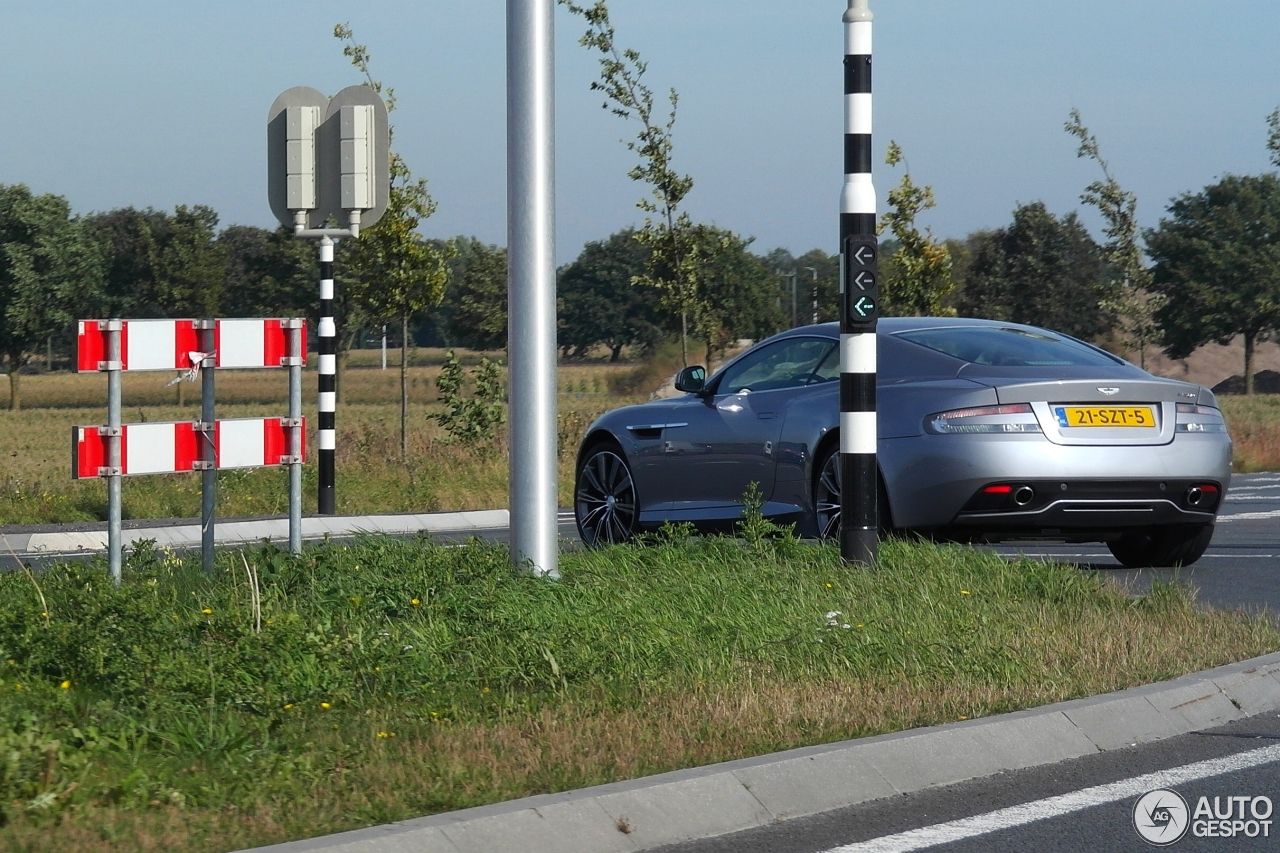 Aston Martin Virage 2011