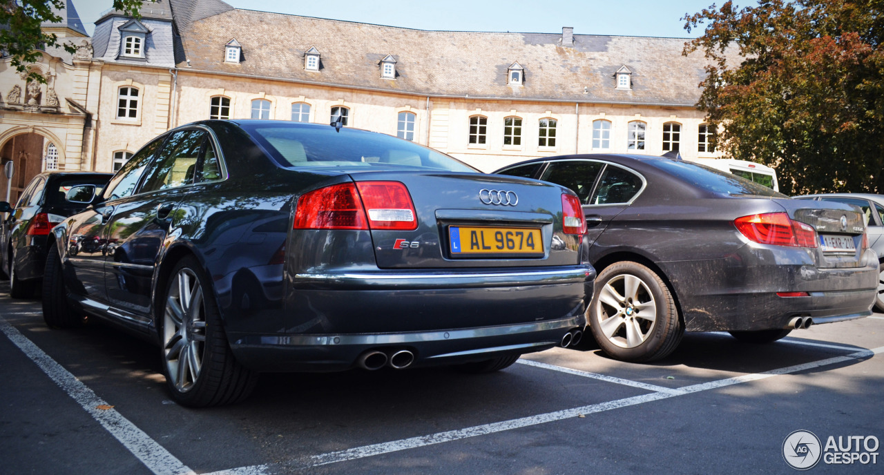 Audi S8 D3