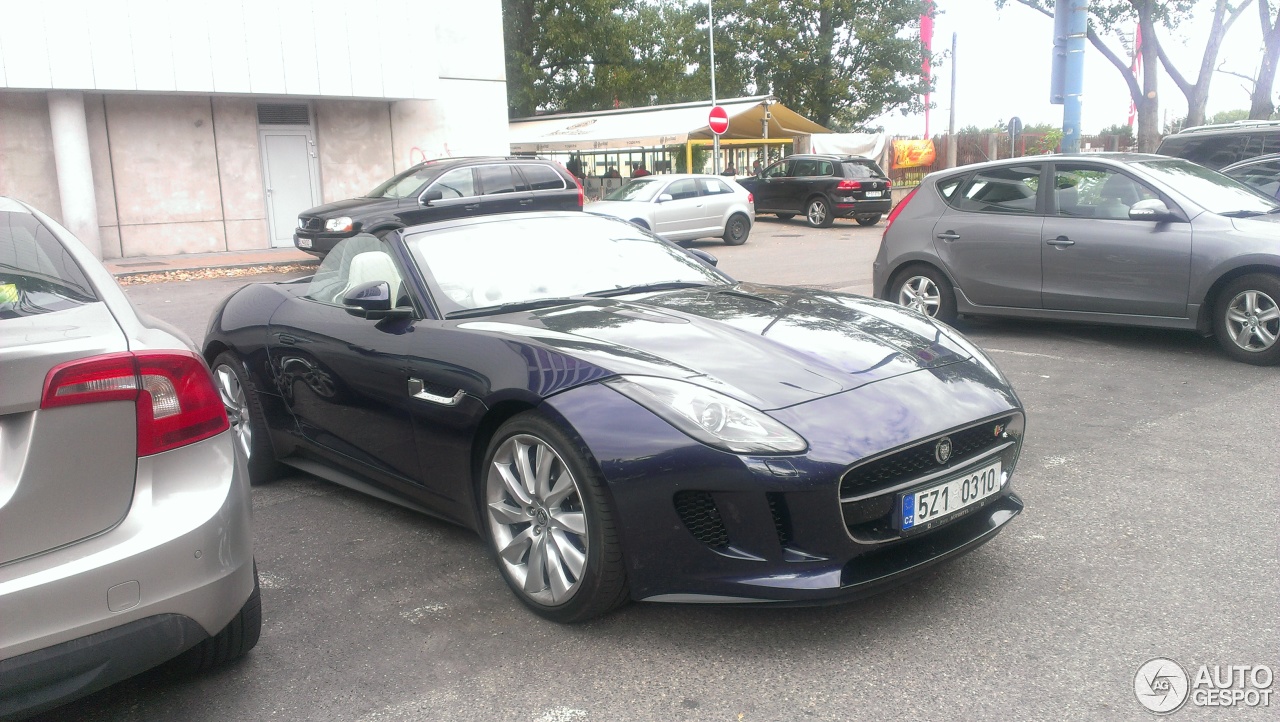 Jaguar F-TYPE S V8 Convertible