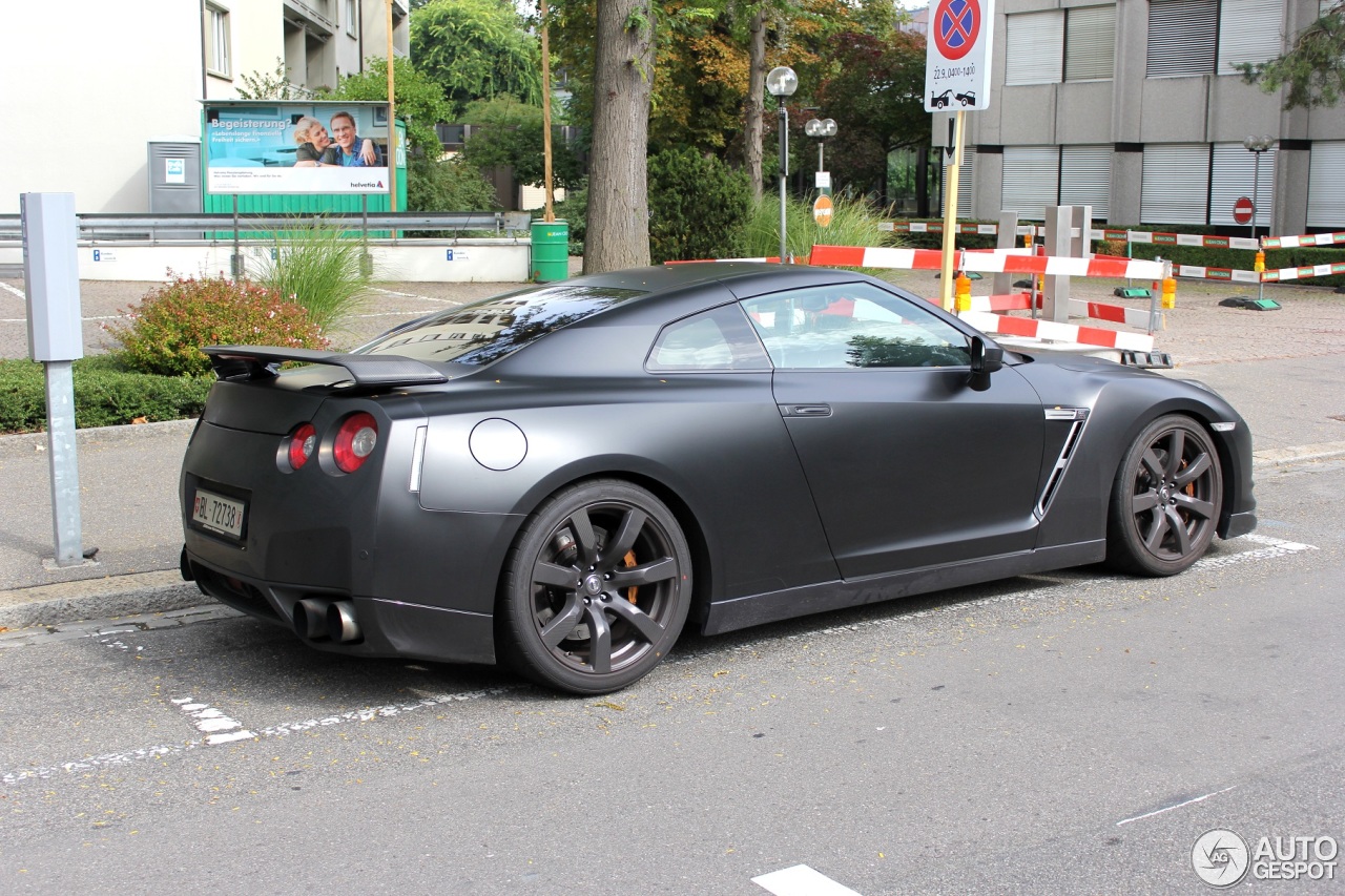 Nissan GT-R