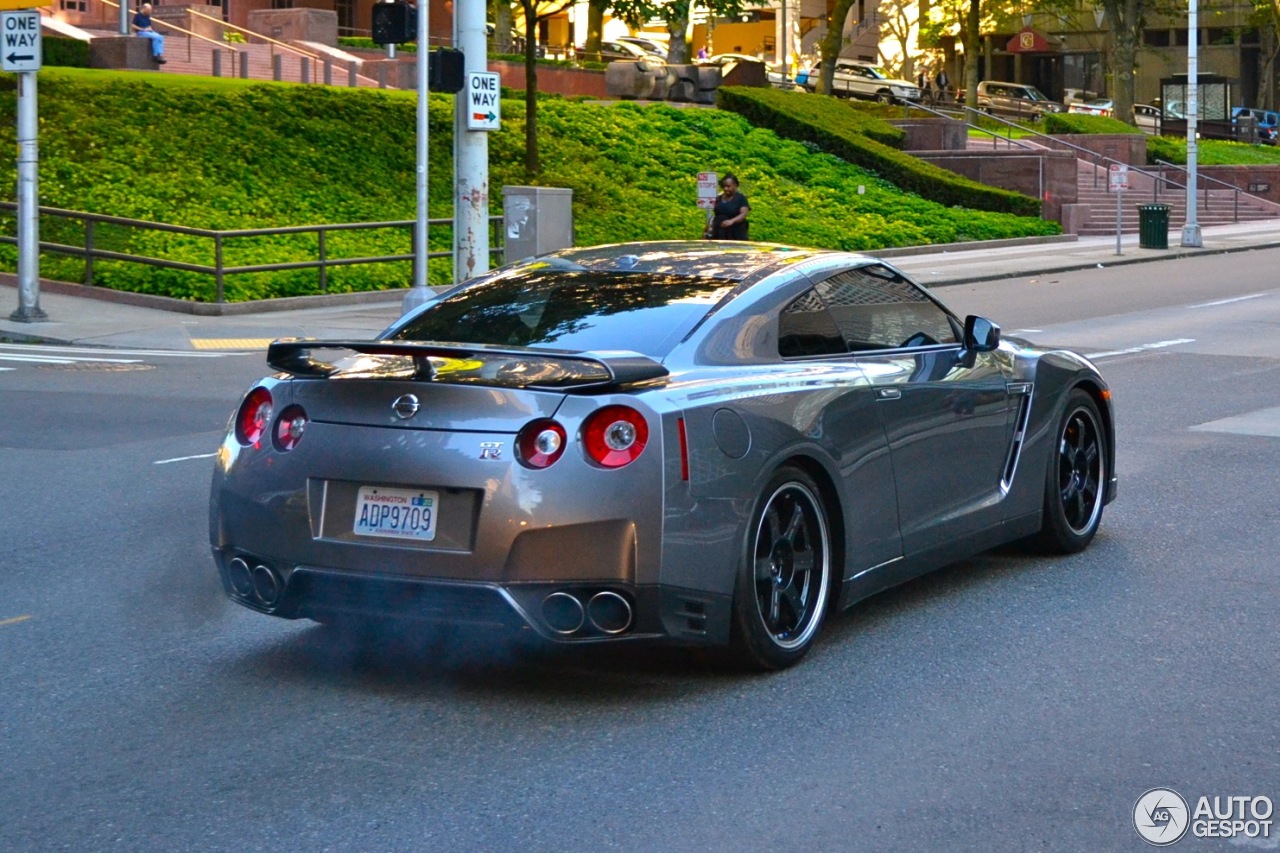 Nissan GT-R