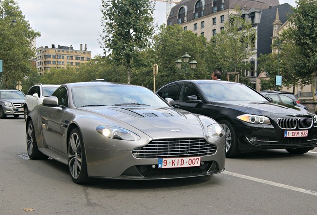 Aston Martin V12 Vantage