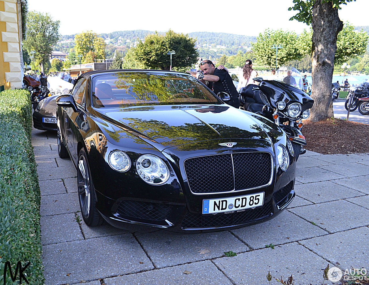 Bentley Continental GTC V8