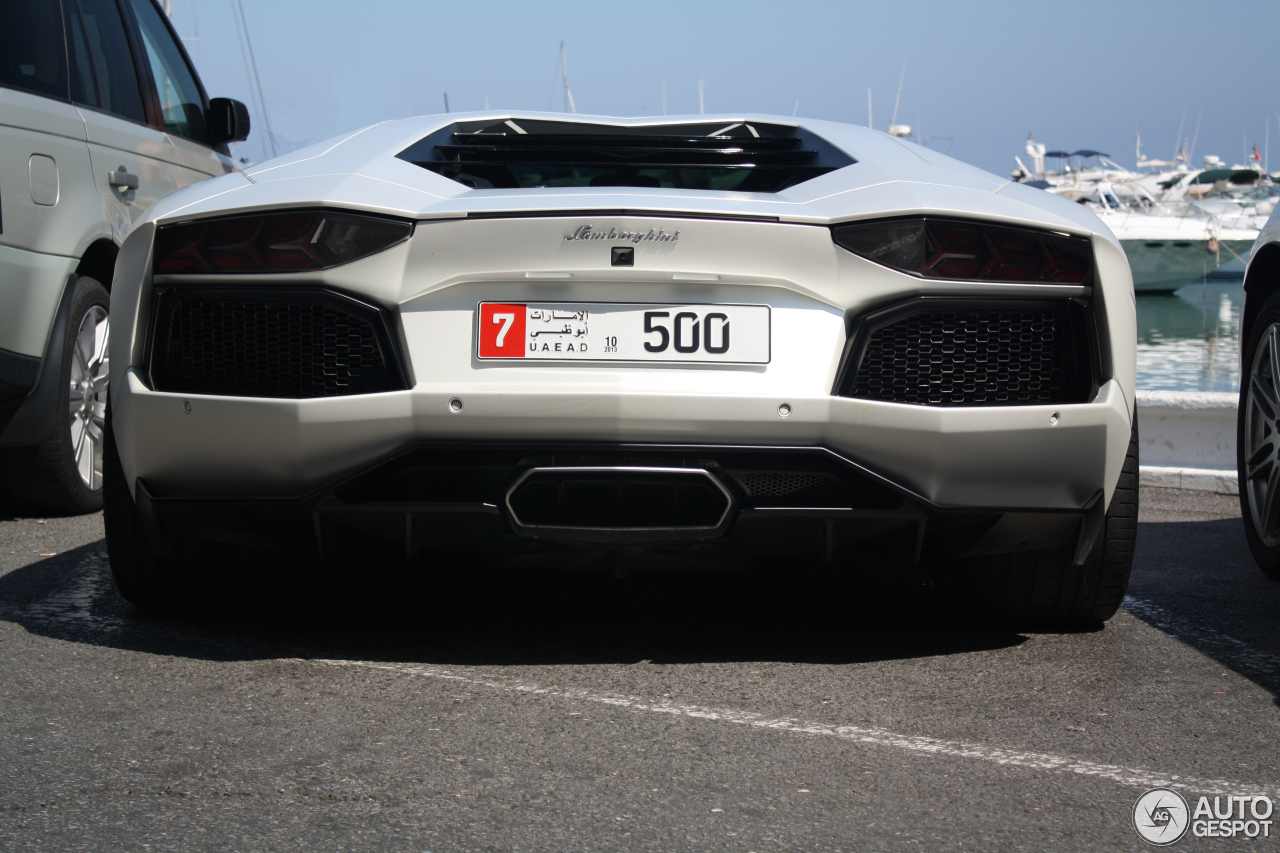 Lamborghini Aventador LP700-4