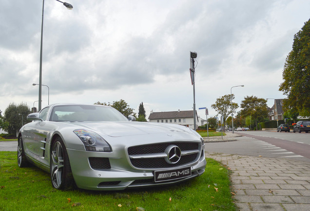 Mercedes-Benz SLS AMG