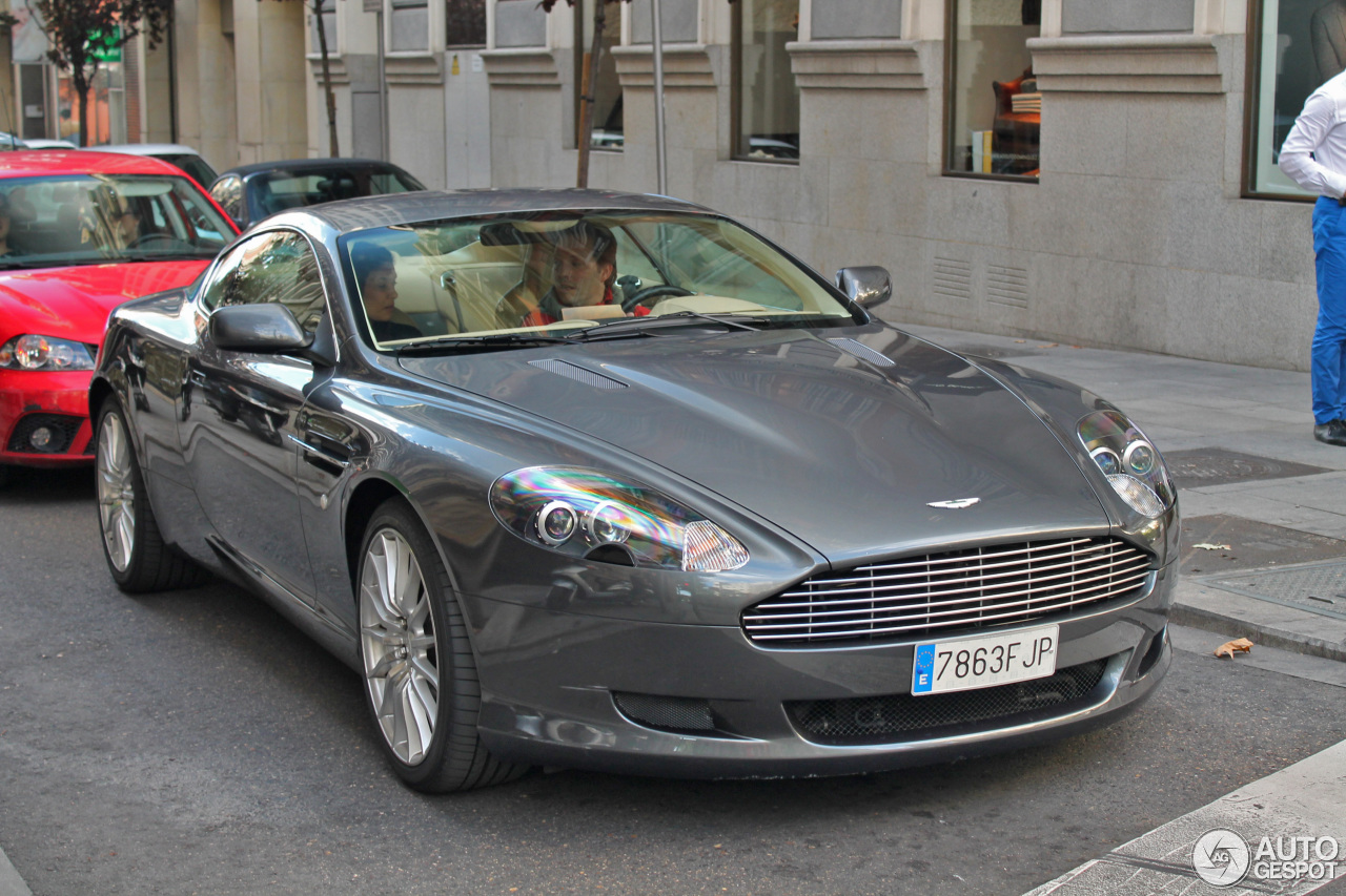 Aston Martin DB9