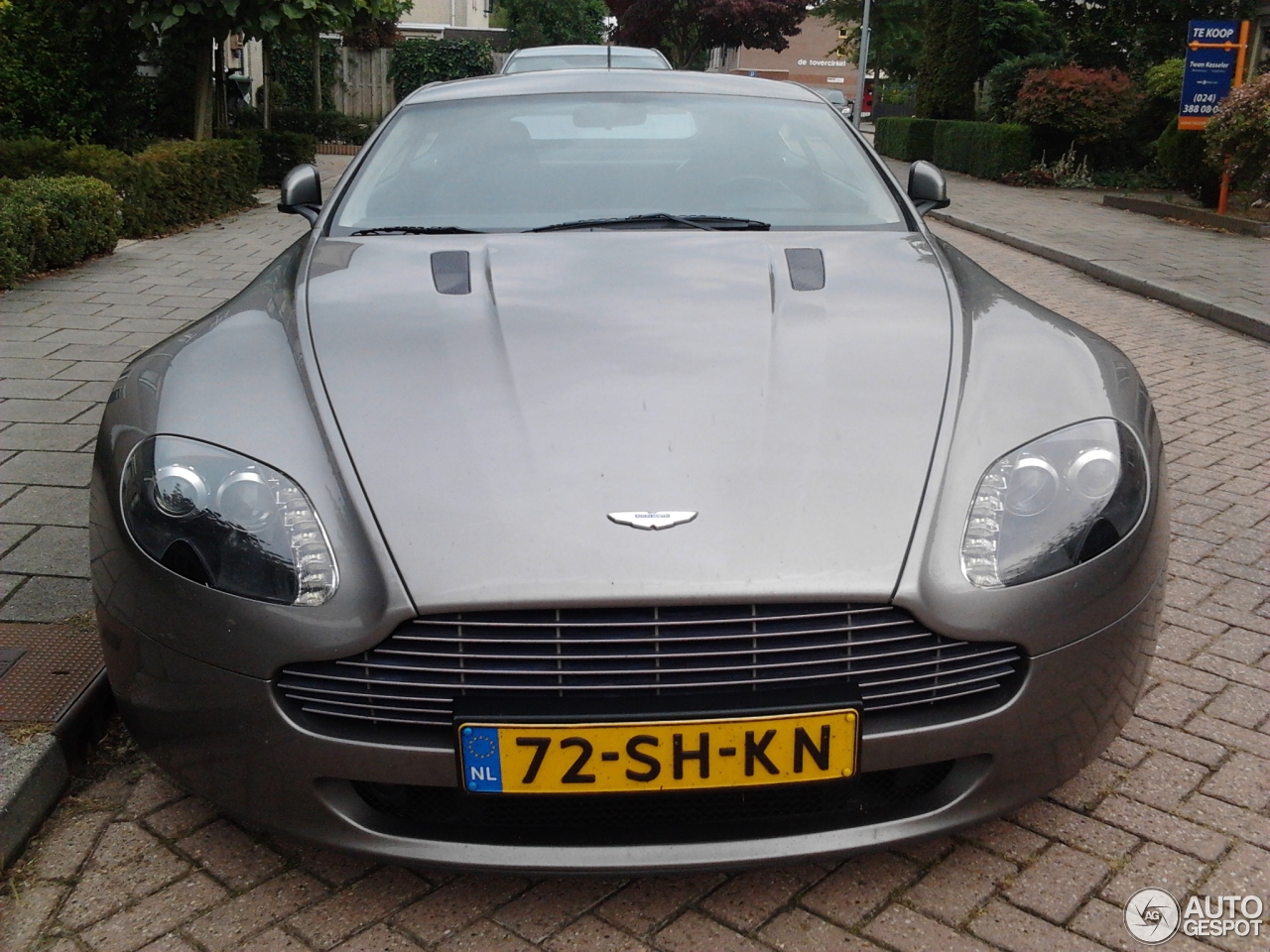 Aston Martin V8 Vantage