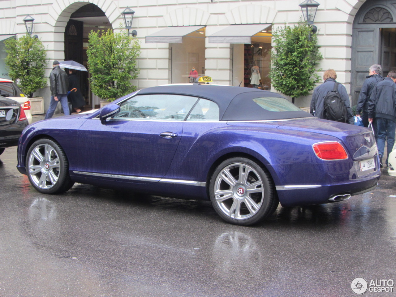 Bentley Continental GTC V8