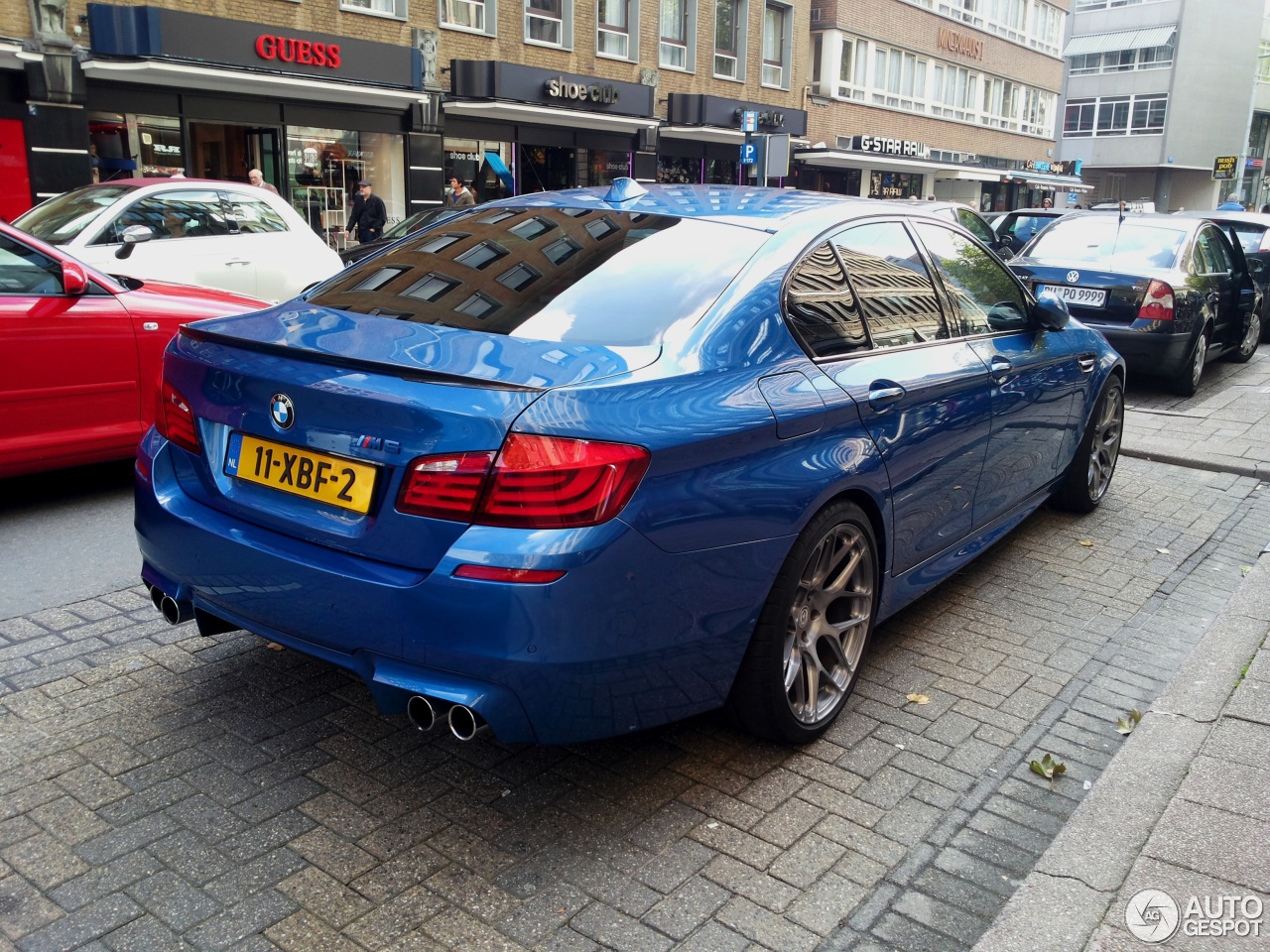 BMW M5 F10 2011