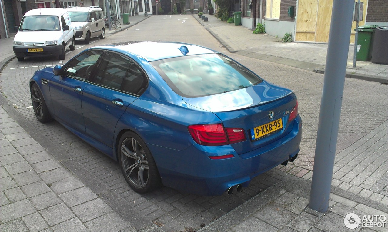 BMW M5 F10 2011