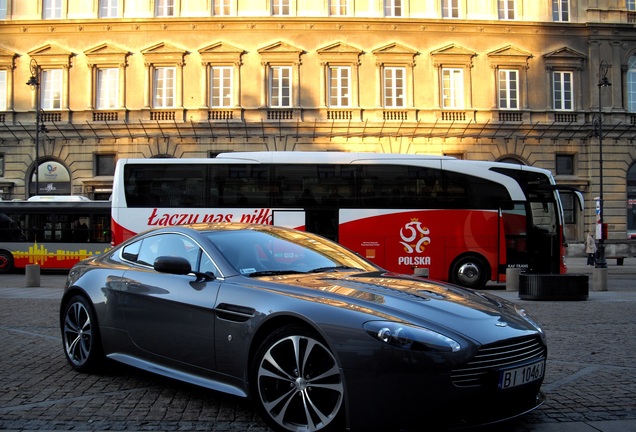 Aston Martin V12 Vantage