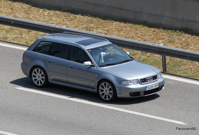 Audi RS4 Avant B5