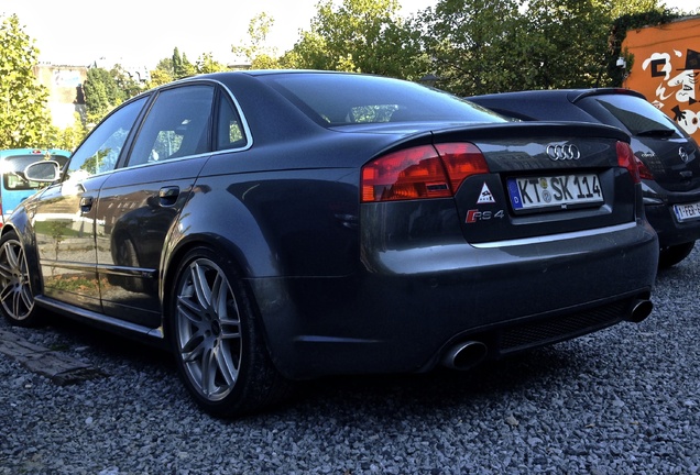 Audi RS4 Sedan